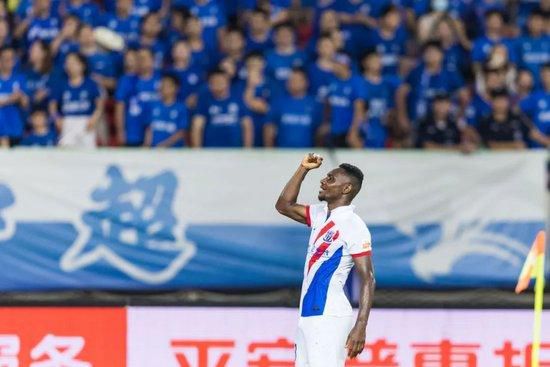 最终全场比赛结束，米兰1-0佛罗伦萨。